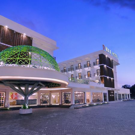 D'Max Hotel & Convention Lombok Praya Exterior foto